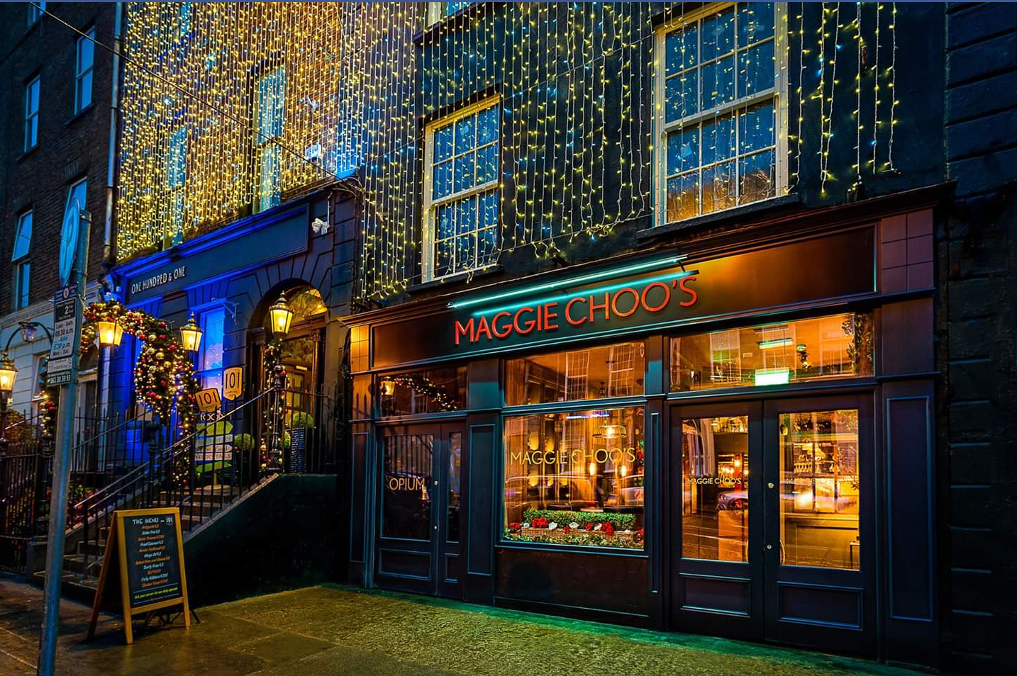 Maggie Choos bar shopfront by Teamwoodcraft joineryIreland